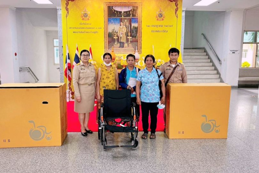 องค์การบริหารส่วนตำบลคำบก นำโดยนักพัฒนาชุมชนตำบลคำบก ได้รับมอบรถเข็น(วีลแชร์) เพื่ออำนวยความสะดวกให้แก่ผู้พิการภายในตำบลคำบก จำนวน 3 ราย จากสำนักงานพัฒนาสังคมและความมั่นคงของมนุษย์ ด้านศูนย์บริการคนพิการ จังหวัดมุกดาหาร